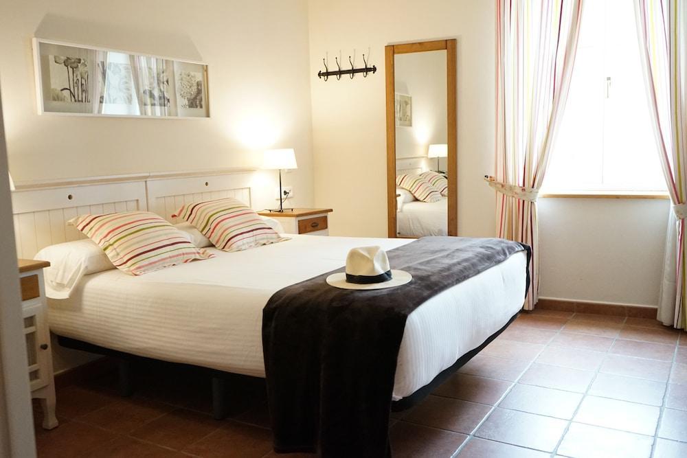 Hotel Es Mercadal Zewnętrze zdjęcie