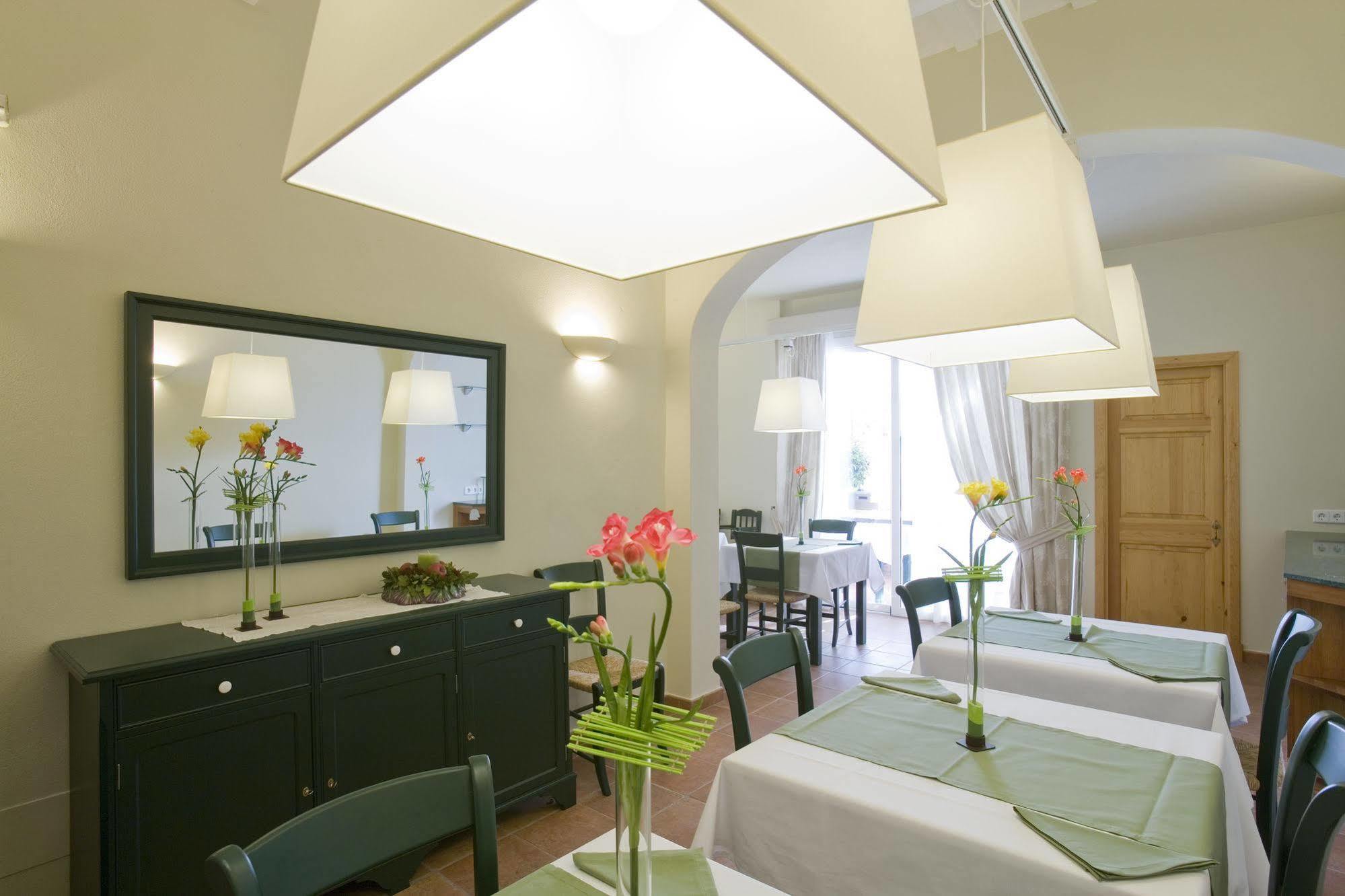 Hotel Es Mercadal Zewnętrze zdjęcie