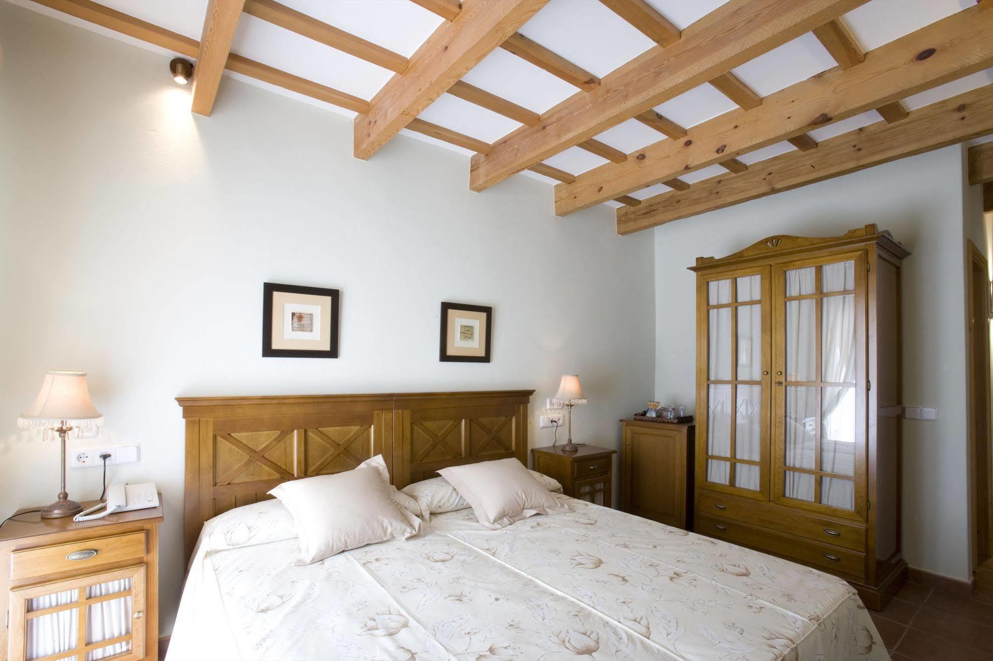 Hotel Es Mercadal Zewnętrze zdjęcie