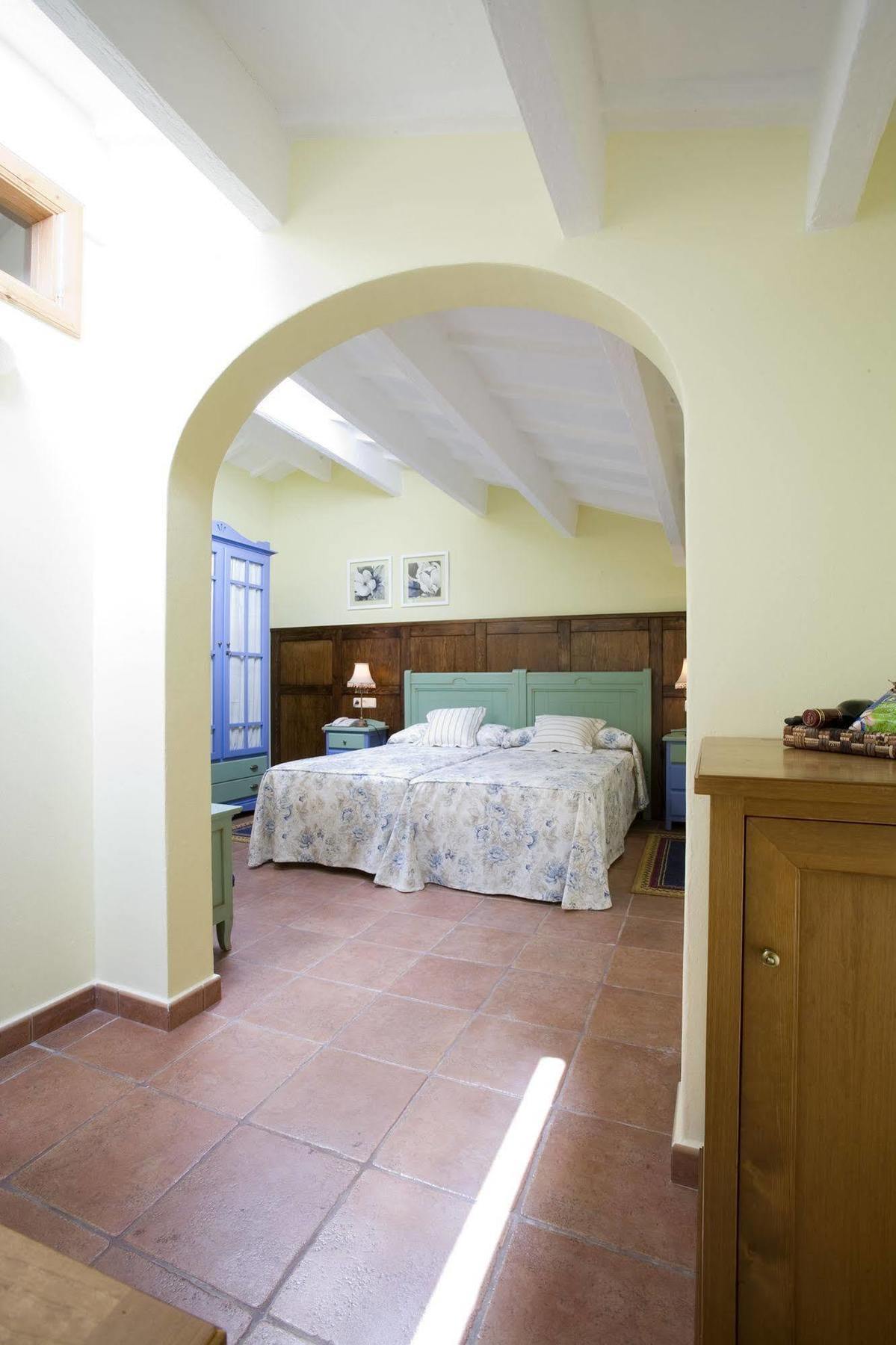 Hotel Es Mercadal Zewnętrze zdjęcie