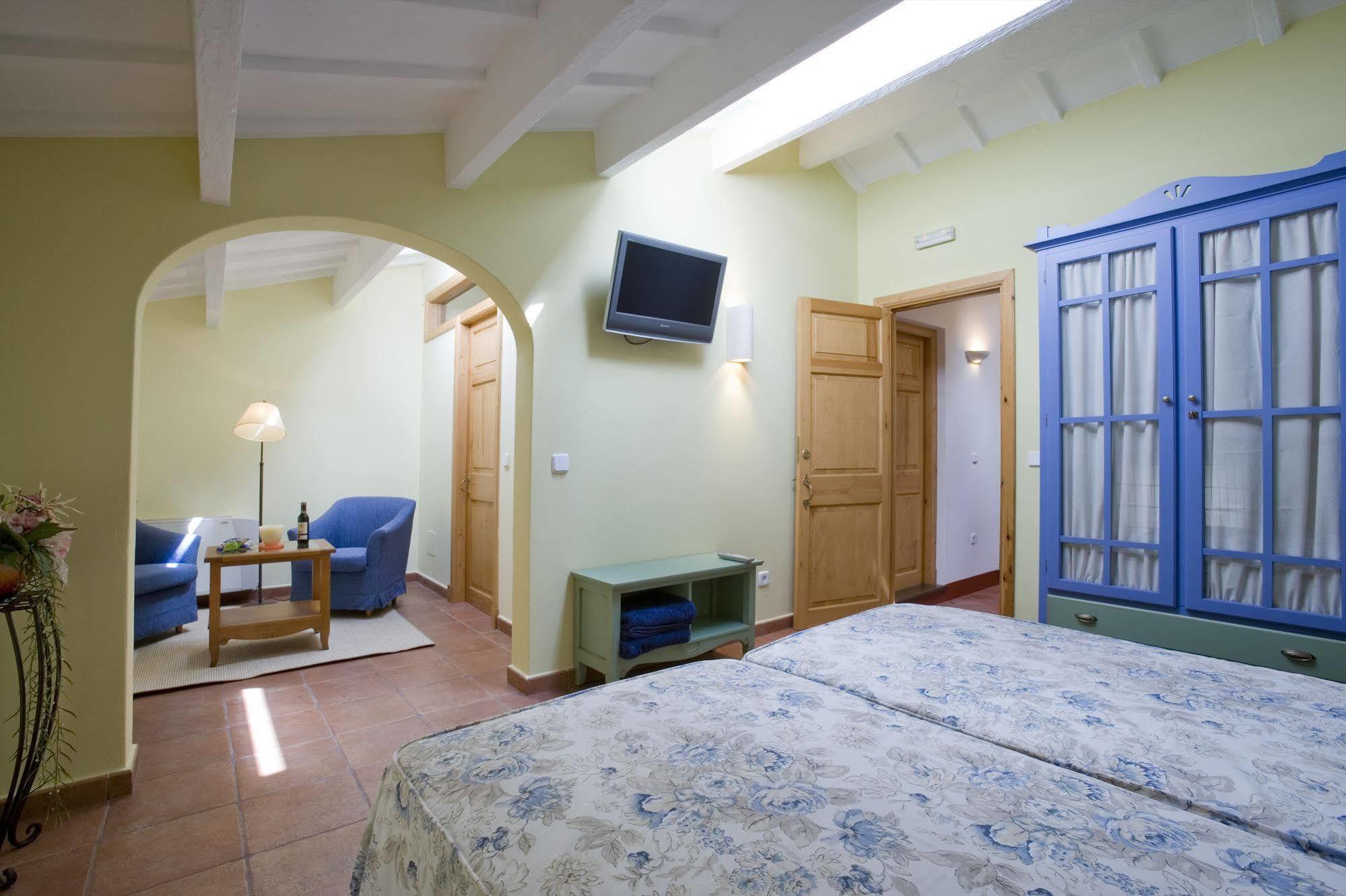 Hotel Es Mercadal Zewnętrze zdjęcie